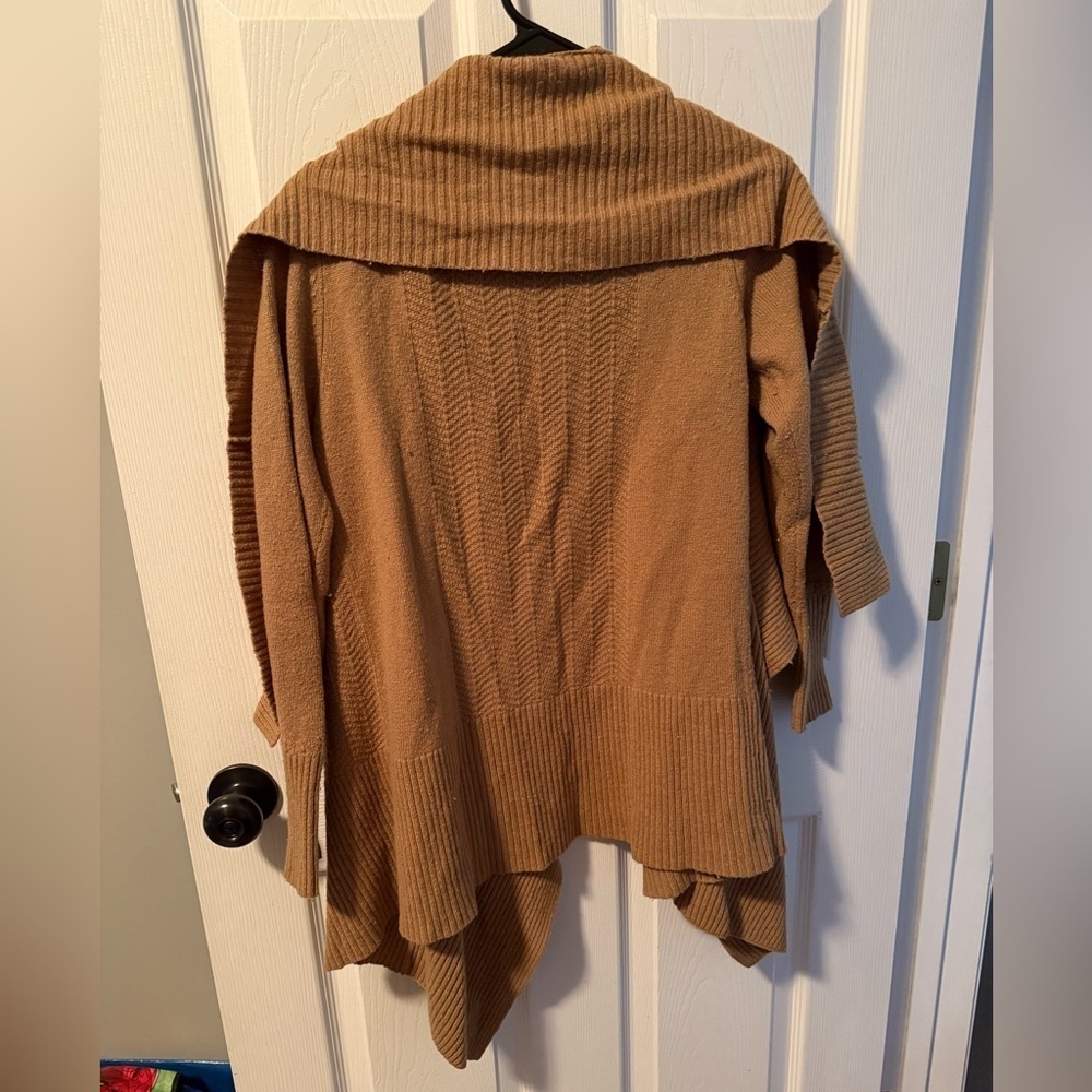 Women's Woolrich Tan Sweater Cardigan Size Small - Picture 3 of 3